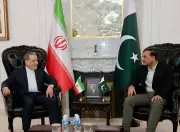 زيارة وزير الخارجية الإيراني إلى باكستان لبحث إنهاء الحرب
