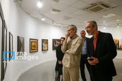 مدیرعامل ایرنا از نمایشگاه هنری «برای ایران» بازدید کرد