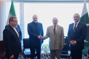 مذاکره‌کننده ارشد ایران قالیباف با نخست‌وزیر پاکستان در سوئیس دیدار کرد