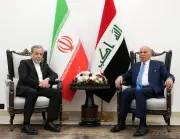 دیدار وزیر خارجه ایران با همتای عراقی و ادای احترام به شهدا