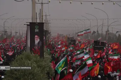 میلیون‌ها نفر در تشییع پیکر رهبران شهید در قم شرکت کردند