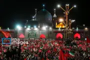 پسر ارشد، نماز میت آیت‌الله خامنه‌ای را در حرم امام خواند